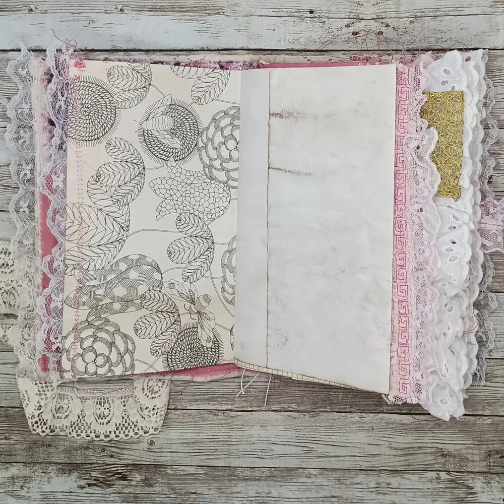 Pink Embellished Junk Journal: Flowers, Birds and Butterflies (Benevolent)